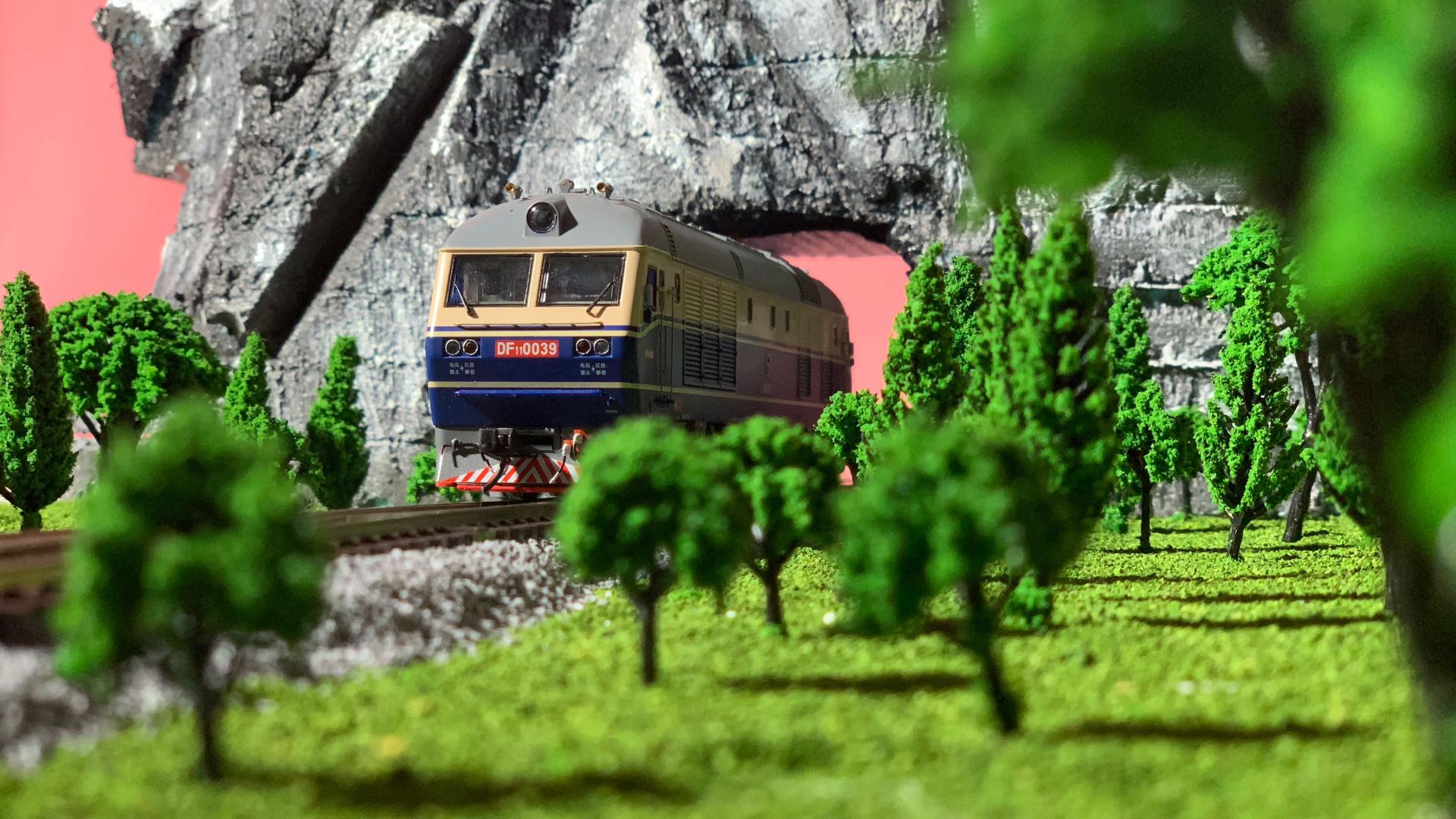 老蛙24 火车模型拍摄