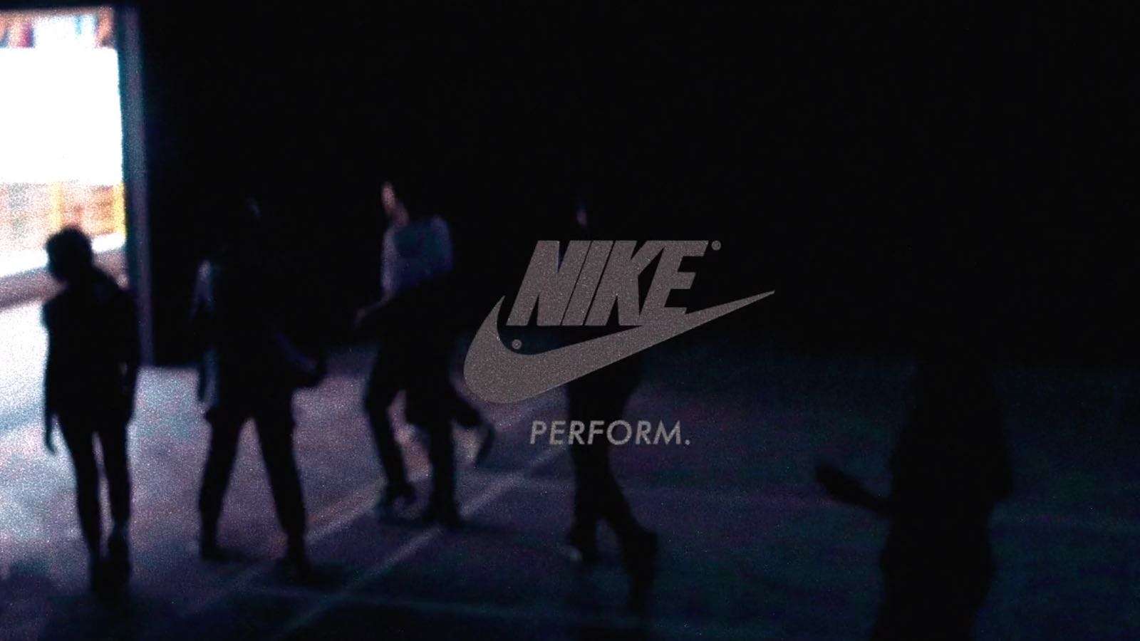 耐克 NIKE - Youth Performance