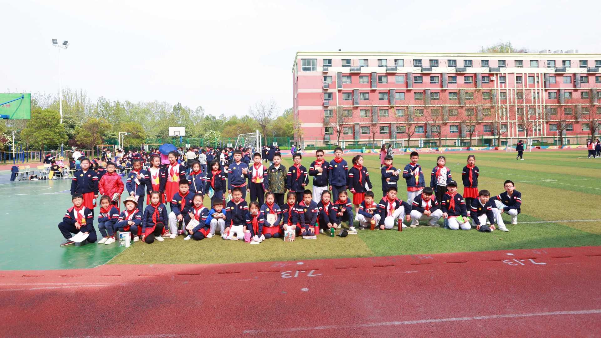 2021郑州东区外国语学校春季运动会（三年级八班）