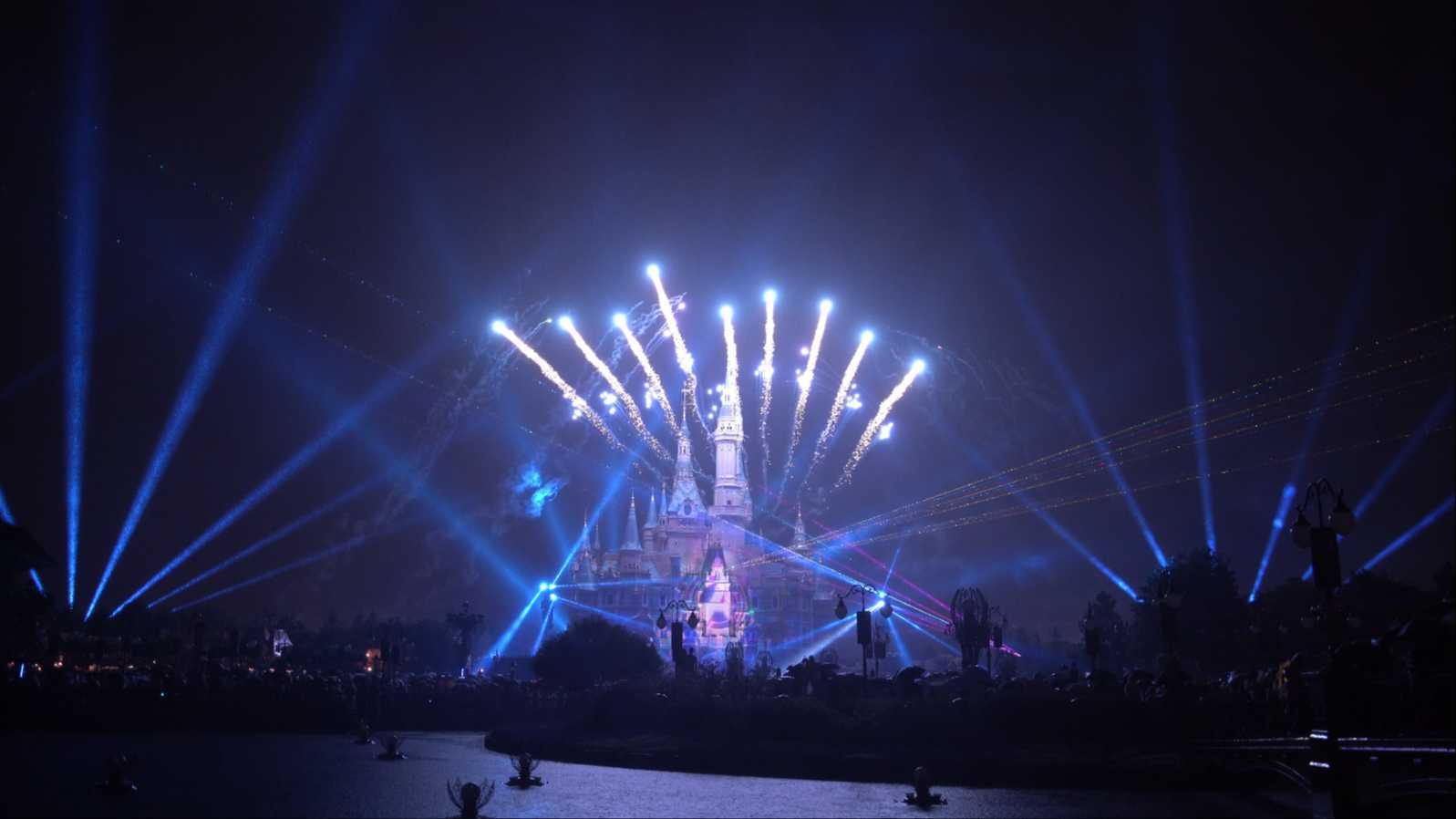 迪士尼城堡5周年烟花秀