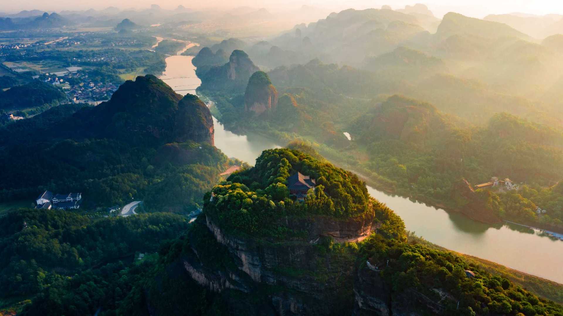 江西龙虎山：丹霞画境原生态，奇险秀美象鼻山