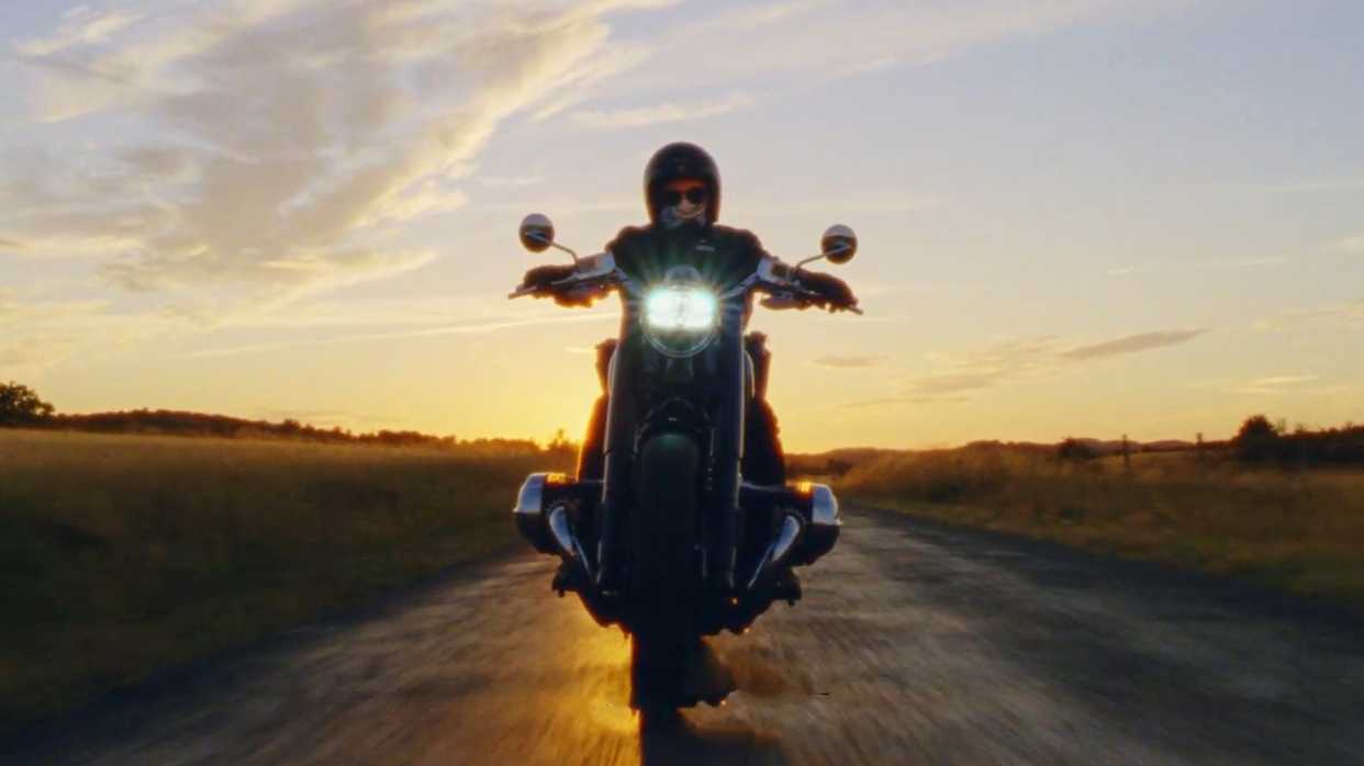 宝马视觉系摩托广告《骑行者》