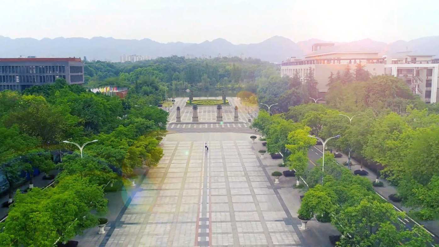 重庆大学毕业视频《平凡之路》