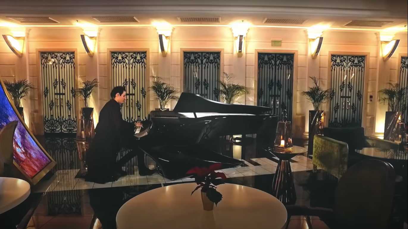 音乐现场：高档西餐厅必备的钢琴BGM