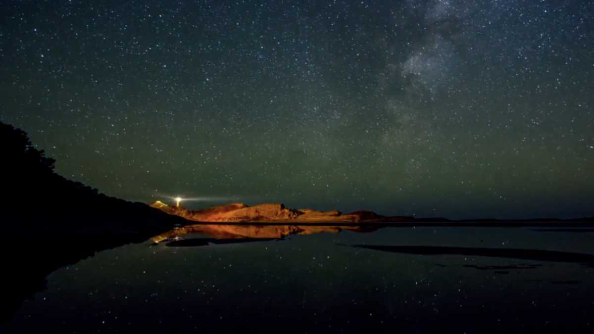 延时美景：新西兰绚烂夜空，星辰银河