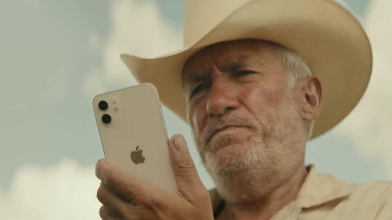 Apple Watch广告《草垛里的手机》