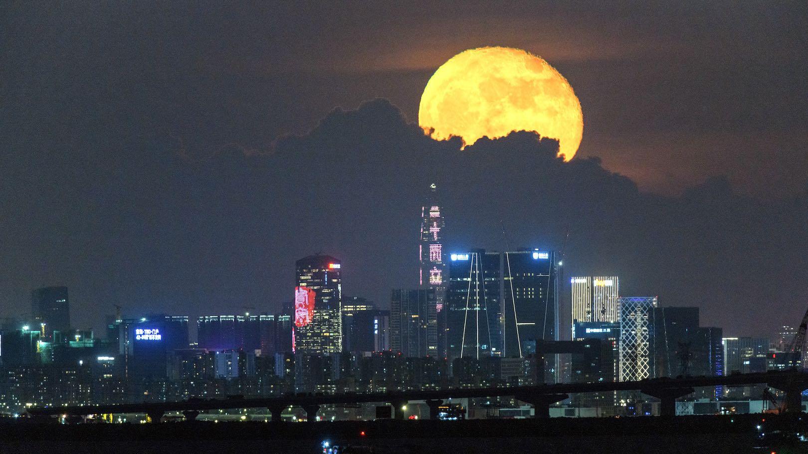 广东深圳地标平安大厦超级大月亮升级延时摄影