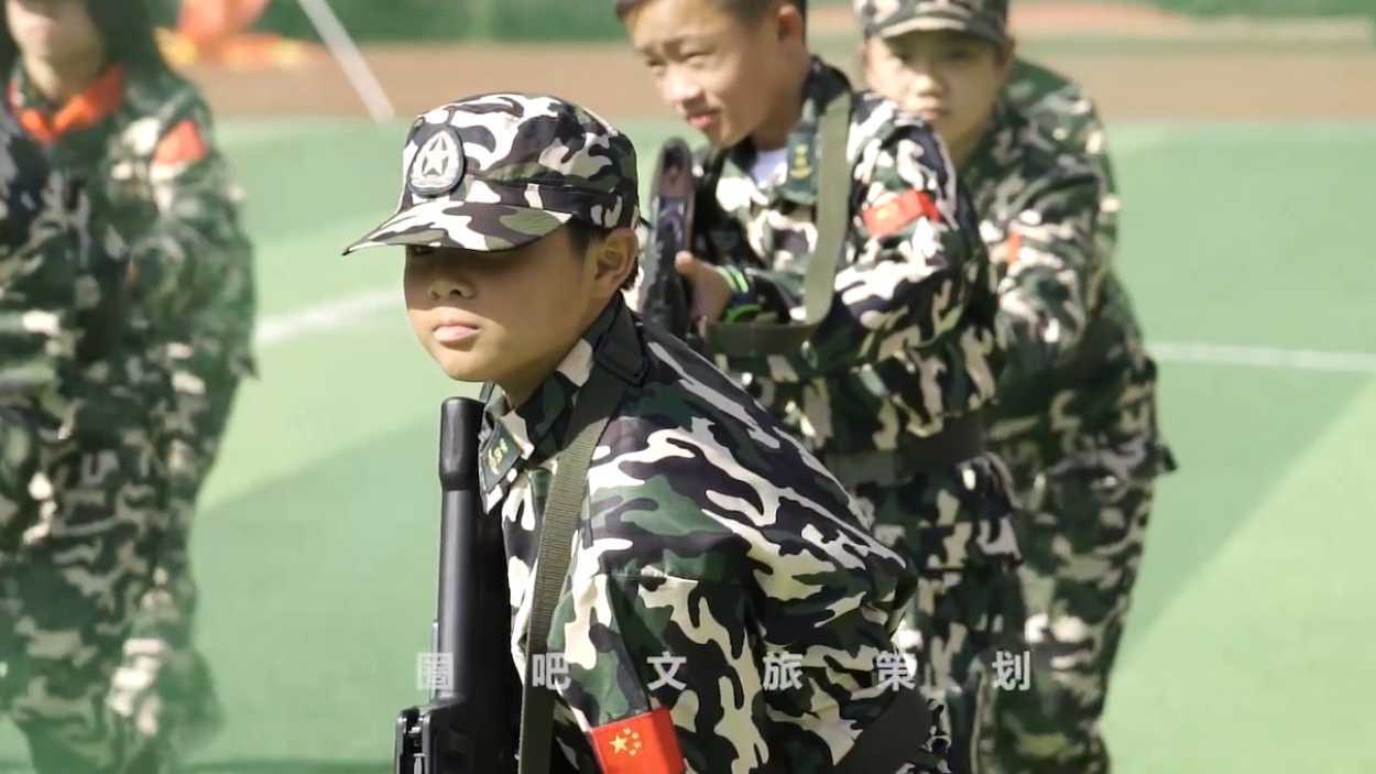 柳市镇第三小学十岁成长礼军事课程