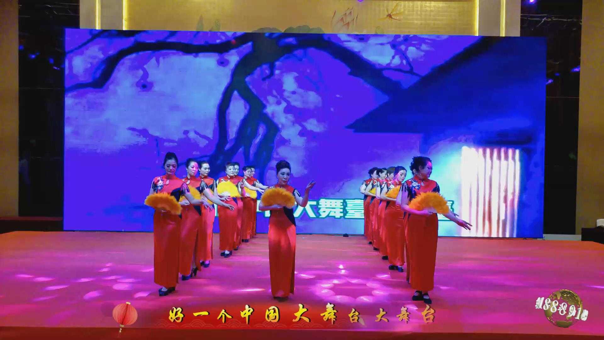旗袍秀《中国大舞台》居然花园社区黑蜻蜓模特艺术团