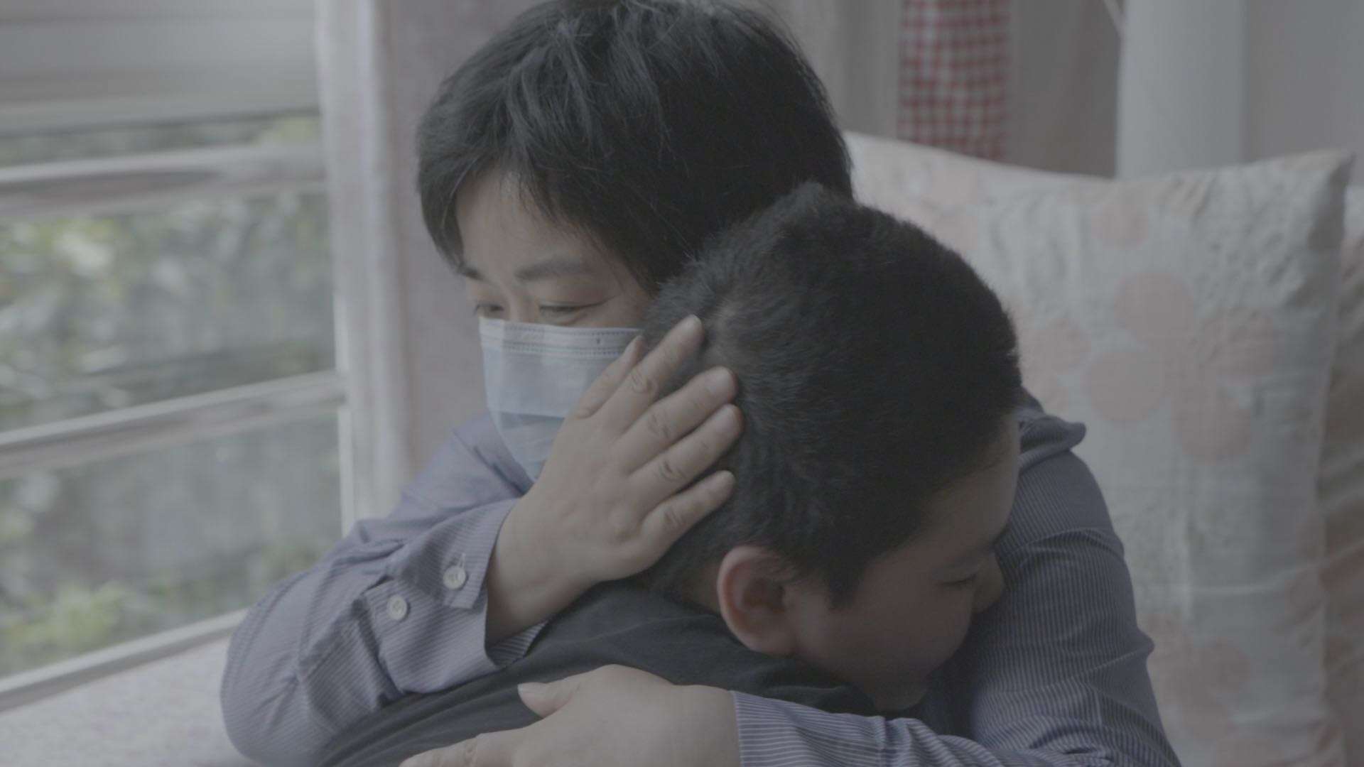 【纪录短片】害怕拥抱孩子的武汉网格员