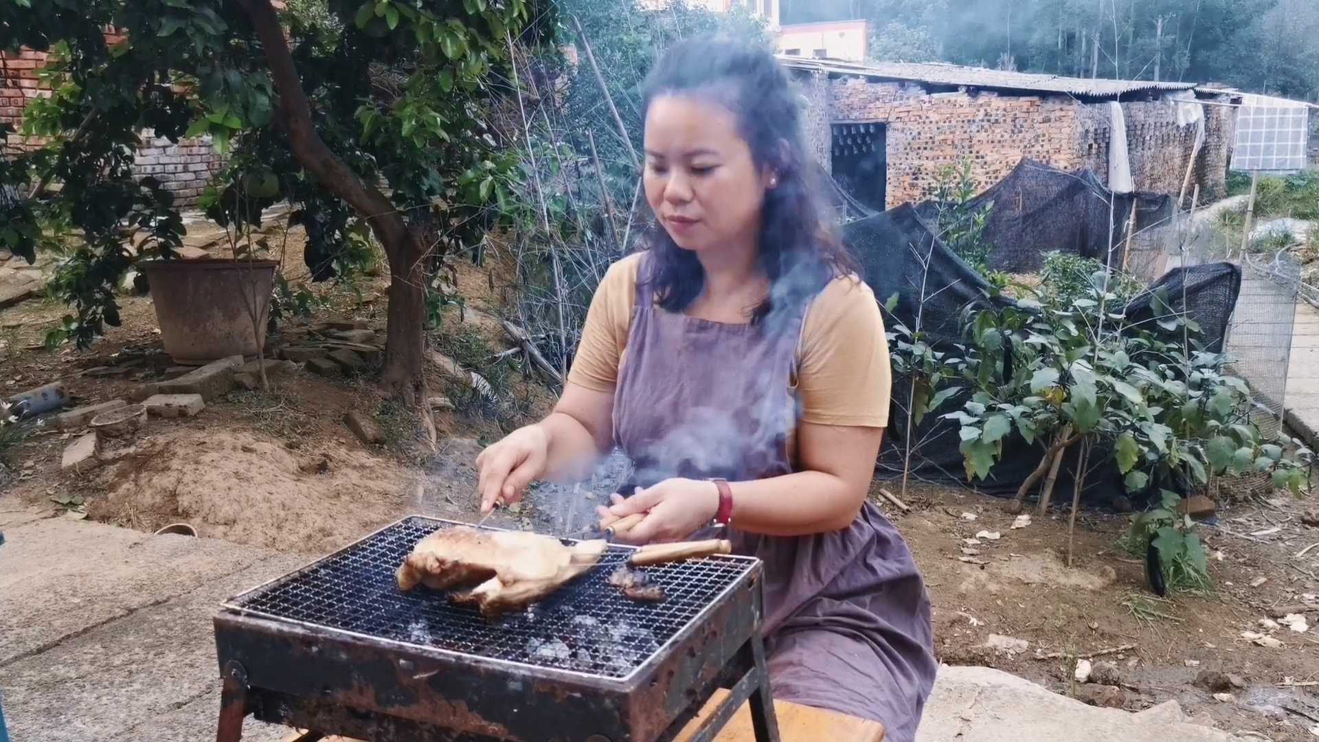 花椒芽烤鸡腿，惬意的农村生活，享受农村美食