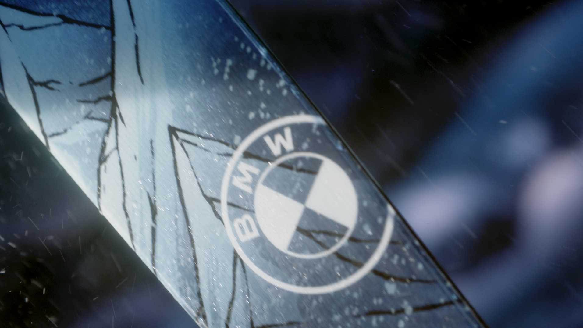 BMW x  ROSSIGNOL 2022 热雪燃冬 联名自由式雪板