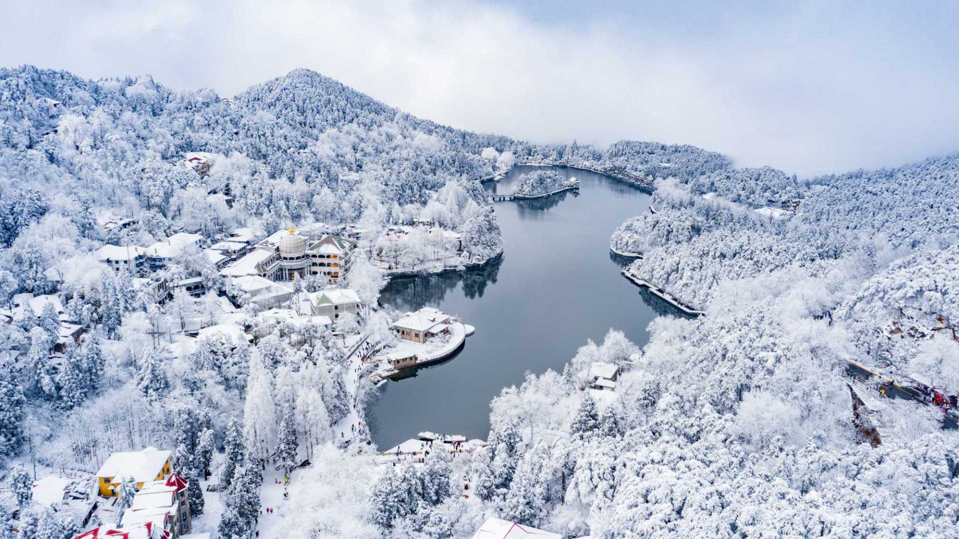 江西庐山：冬季雪景美如画