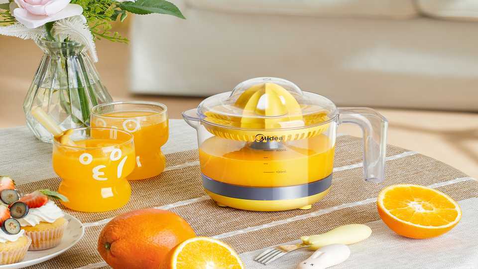 夏季饮品好帮手|美的扭扭橙汁机
