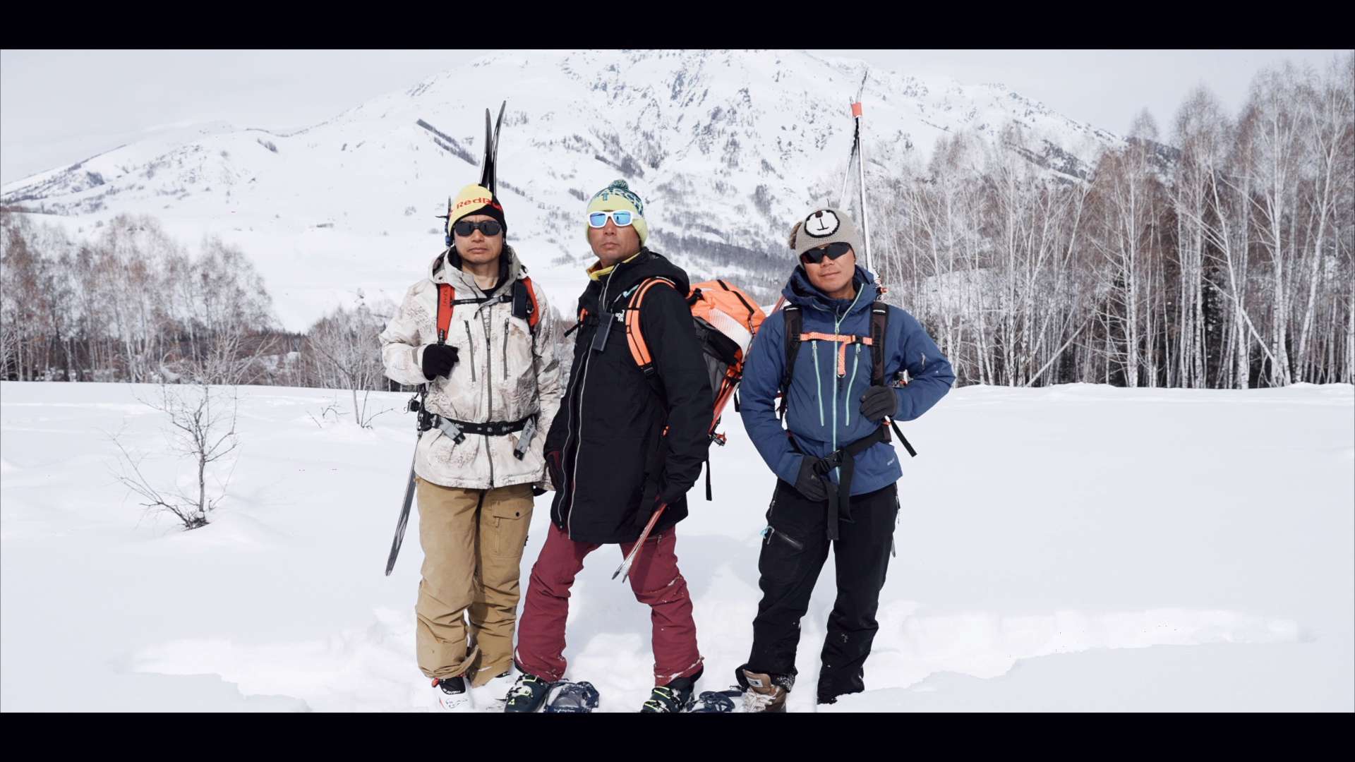 中国首部高山风筝滑雪纪录片《新疆阿尔泰之云海筝峰》