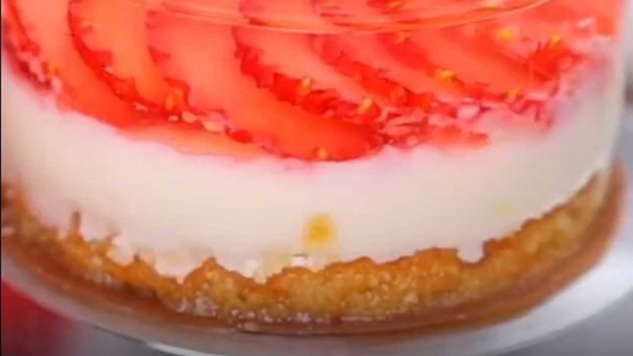 创意脑洞：草莓芝士蛋糕
