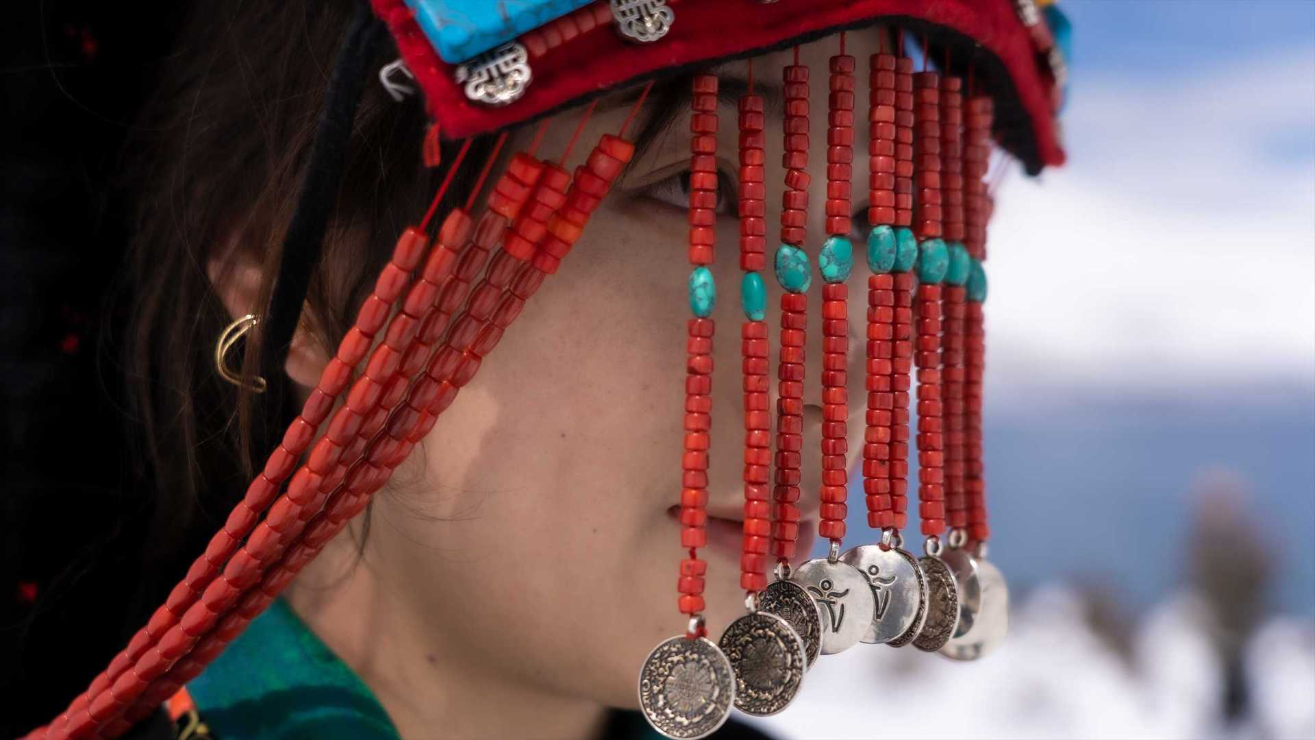 西藏阿里日土县传统女士服装