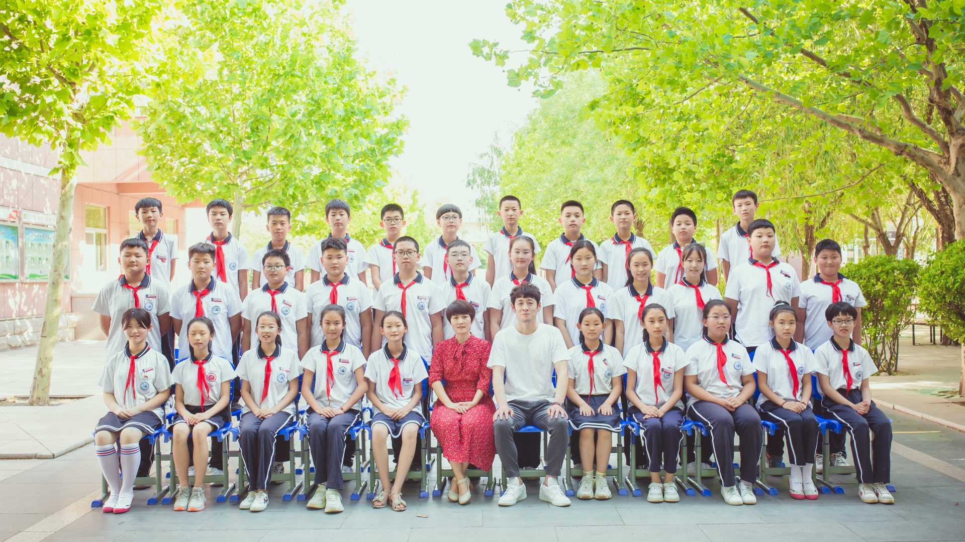 2022年滨州渤海中学南校区小学2016级5班毕业季微电影