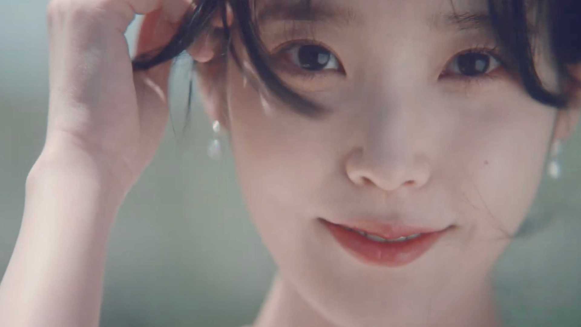 IU韩系小清新广告《看完好像恋爱了》