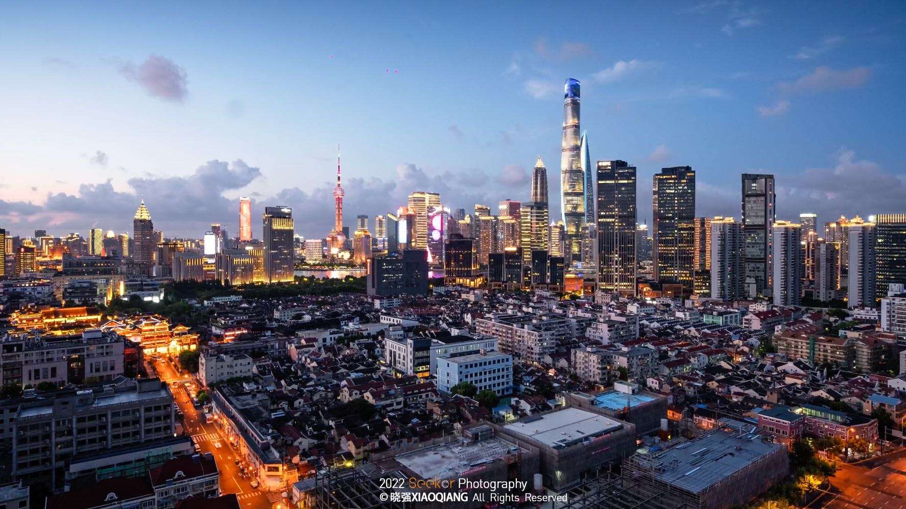 上海地标建筑水晶天日转夜延时摄影