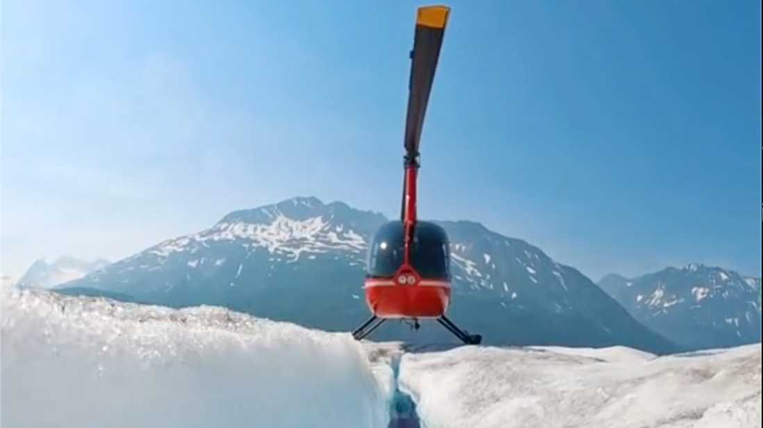停下直升机，开启阿拉斯加的冰川之旅！