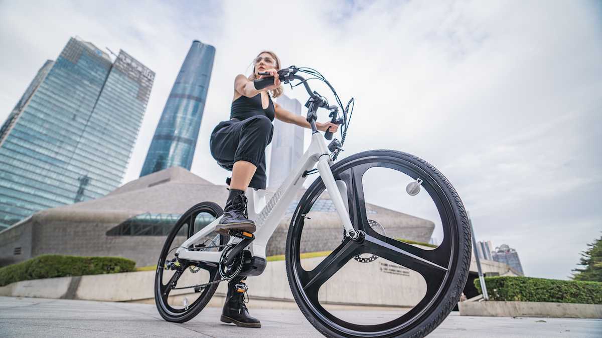 2022 ONEBOT元宇宙科幻风电动自行车产品视频