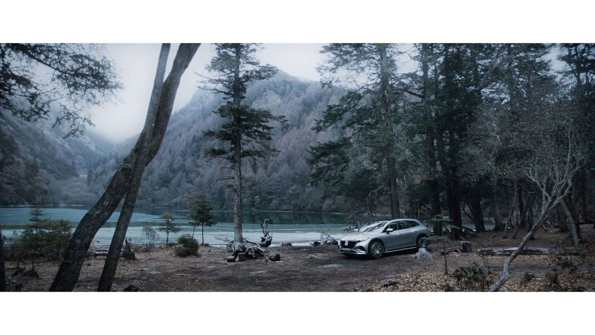 Mercedes-Benz EQS SUV丨城市山川 超然万象
