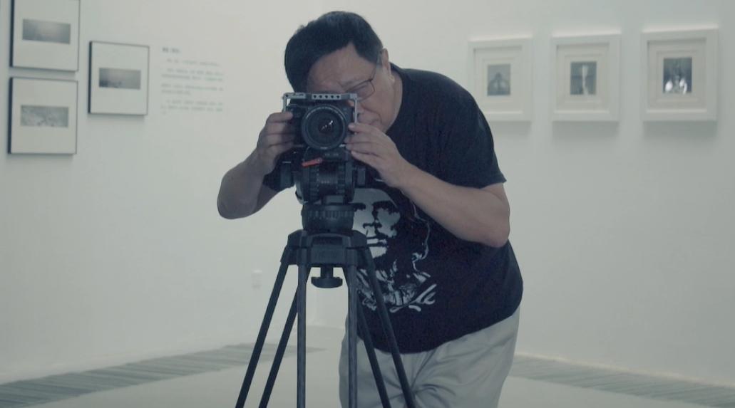 一个投出几百份简历被拒的中国摄影师，20年后成了全球图片大亨