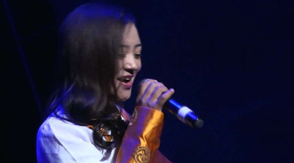 藏族女歌手本措吉