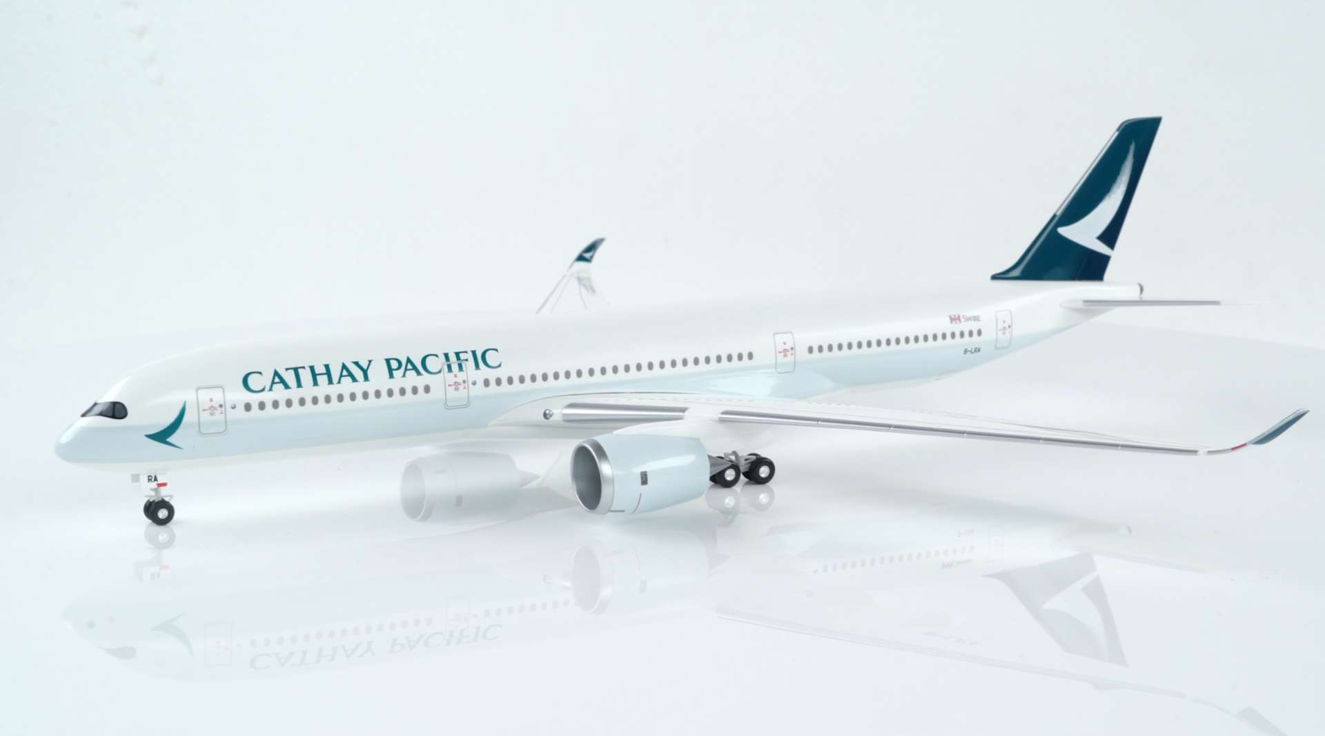 国泰航空-《A350模型展示》