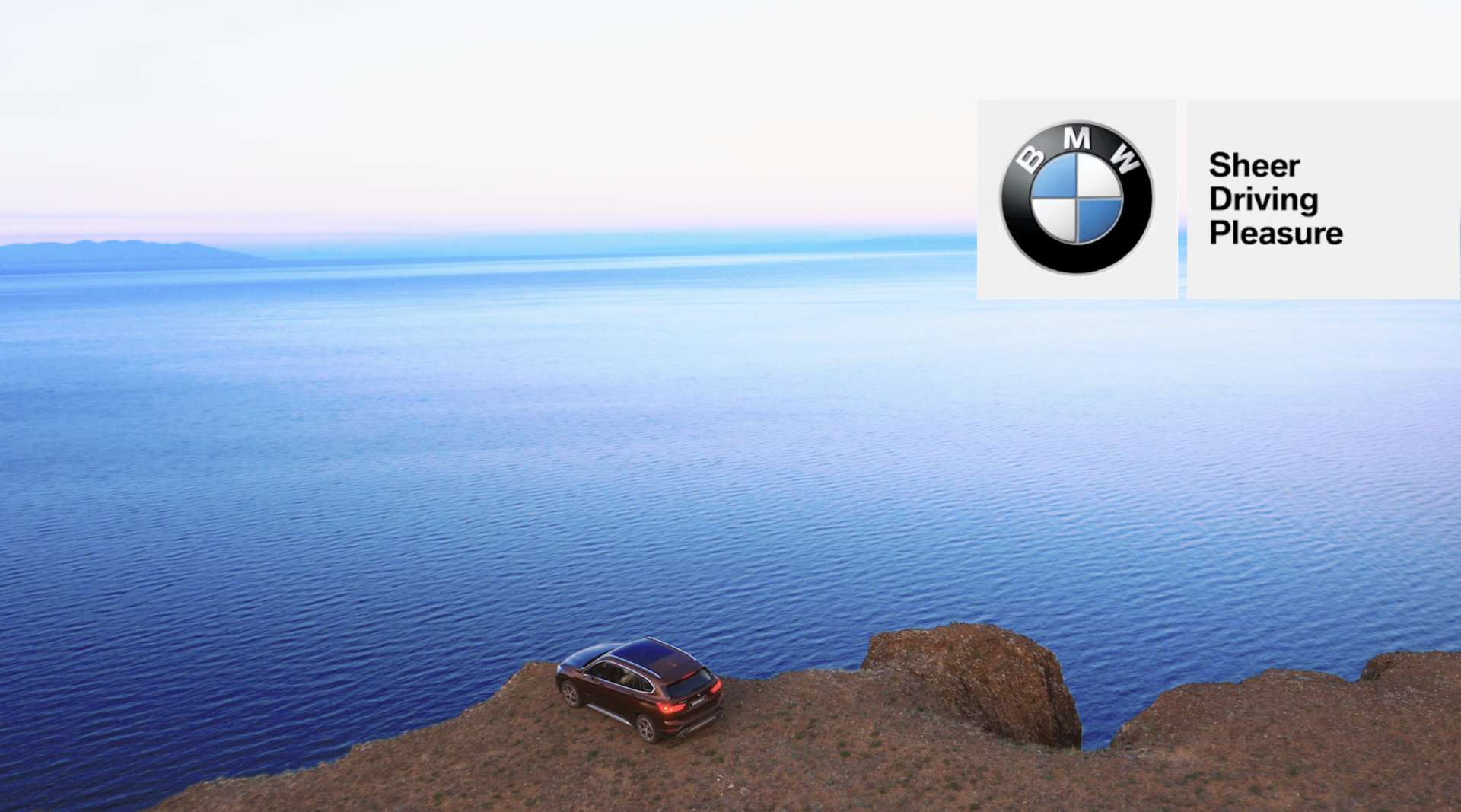 BMWX1_lake