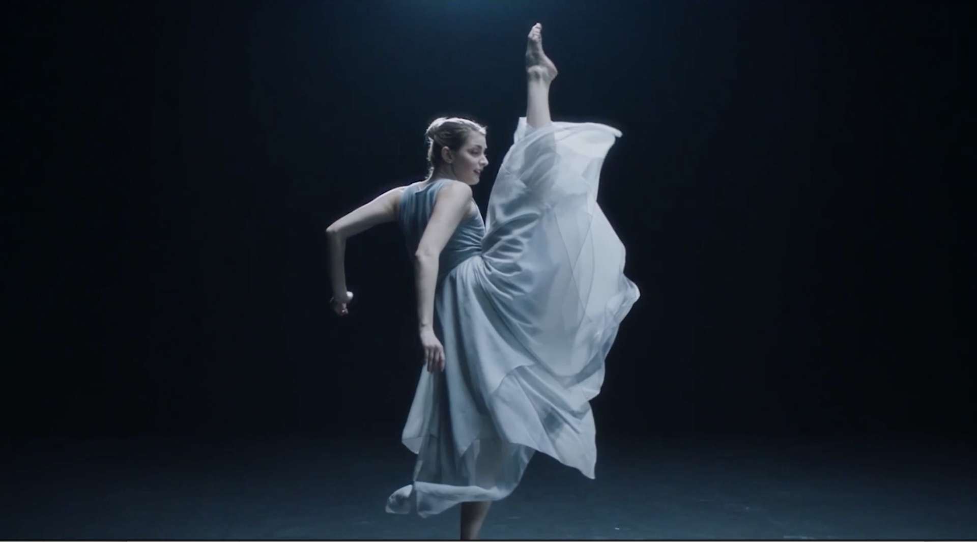 芭蕾舞&MacBook Air融合创意视频