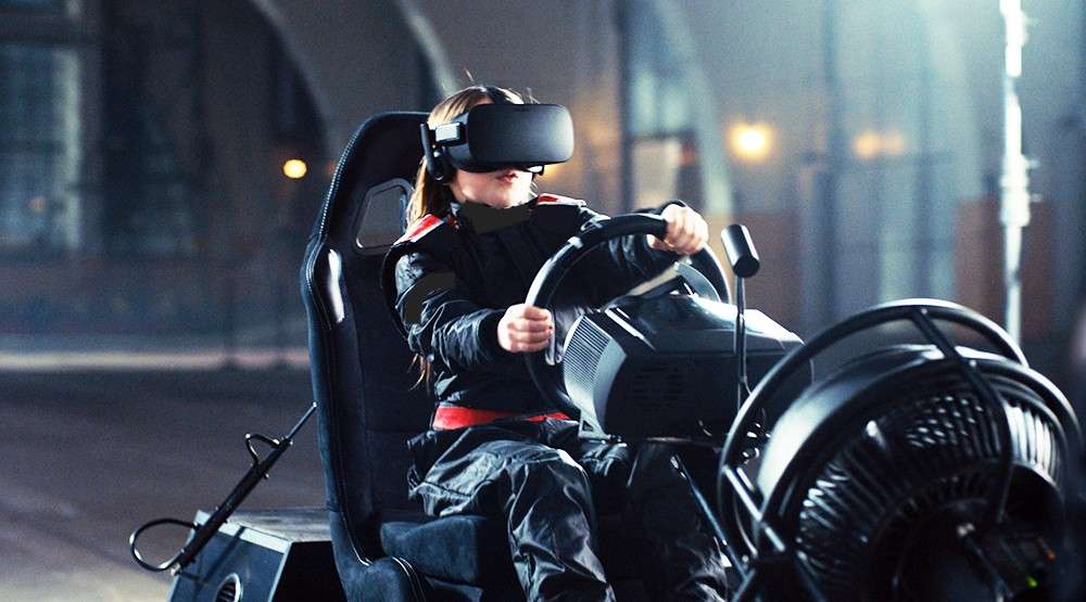 奥迪，你欠八零后童年一台VR头盔！