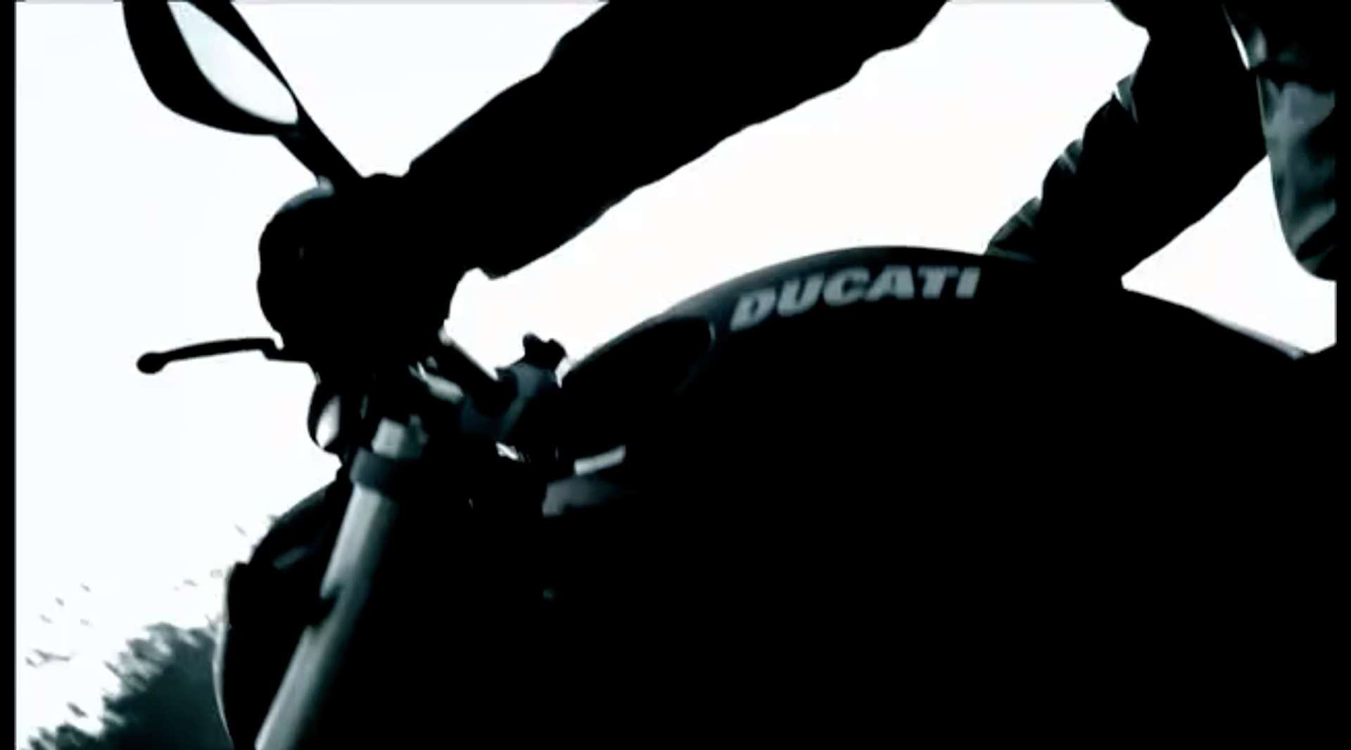 良新智作 | Ducati 广告