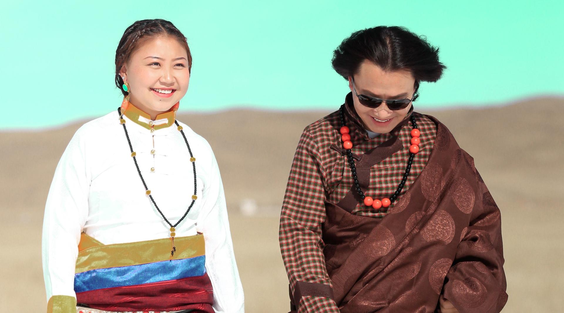 藏族著名歌手尕藏严培和他徒弟万玛扎格的2019最新单曲
