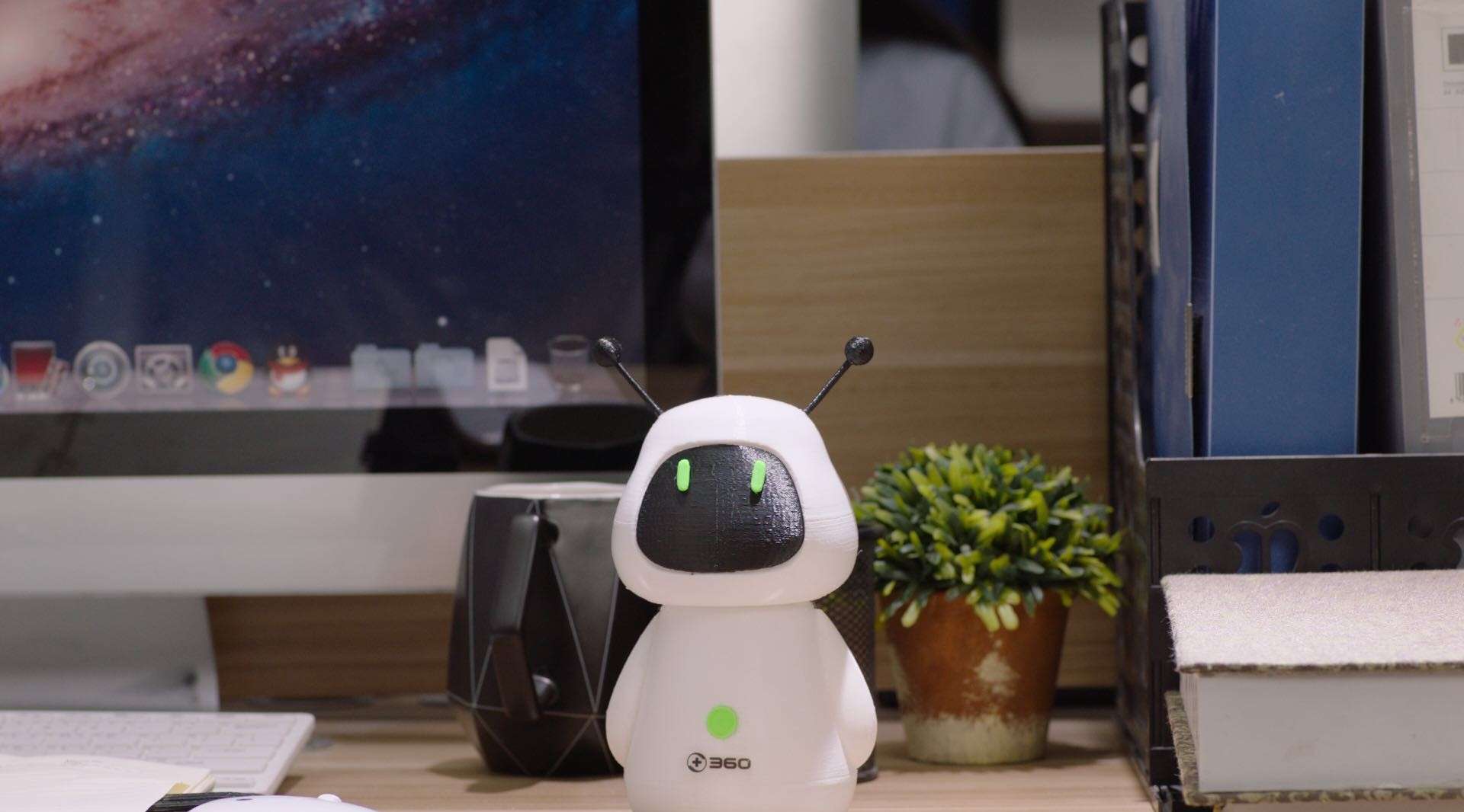 360愚人节“千寻”智能机器人产品广告