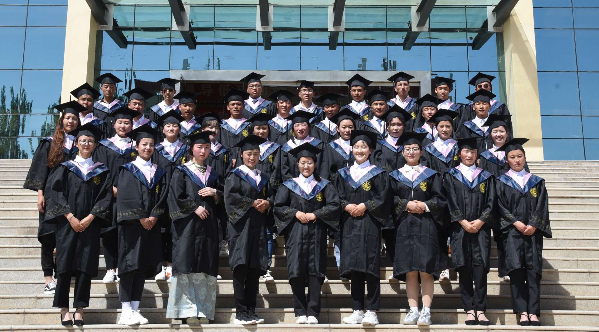 青海民族大学藏学院2019届藏语言文学师范（专科）班毕业MV