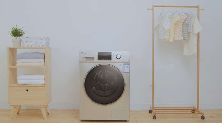 小天鹅TD100V81洗烘变频洗衣机风格视频