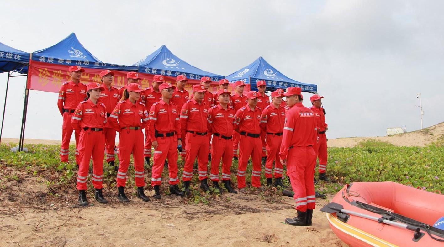 陵水珍珠海岸救援队水面与山地救援训练