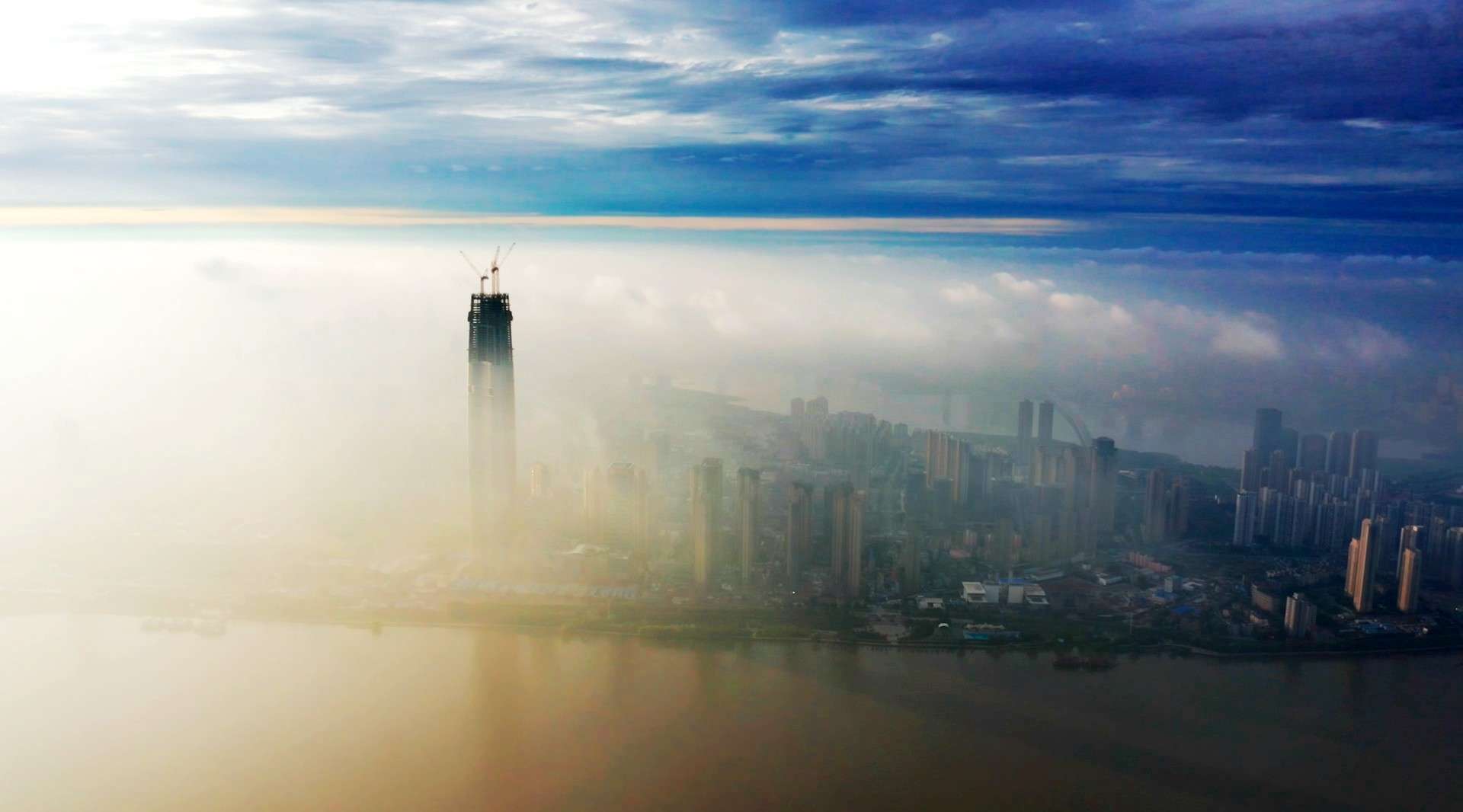平流雾，低空云，首个记录武汉长江早晚的云端风光！