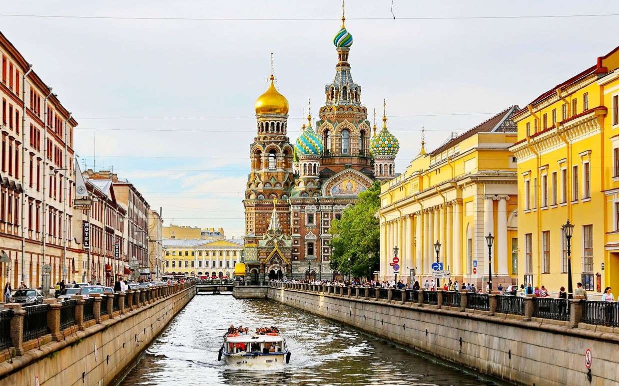 圣彼得堡创意人文旅拍《行人总是面色匆匆》
