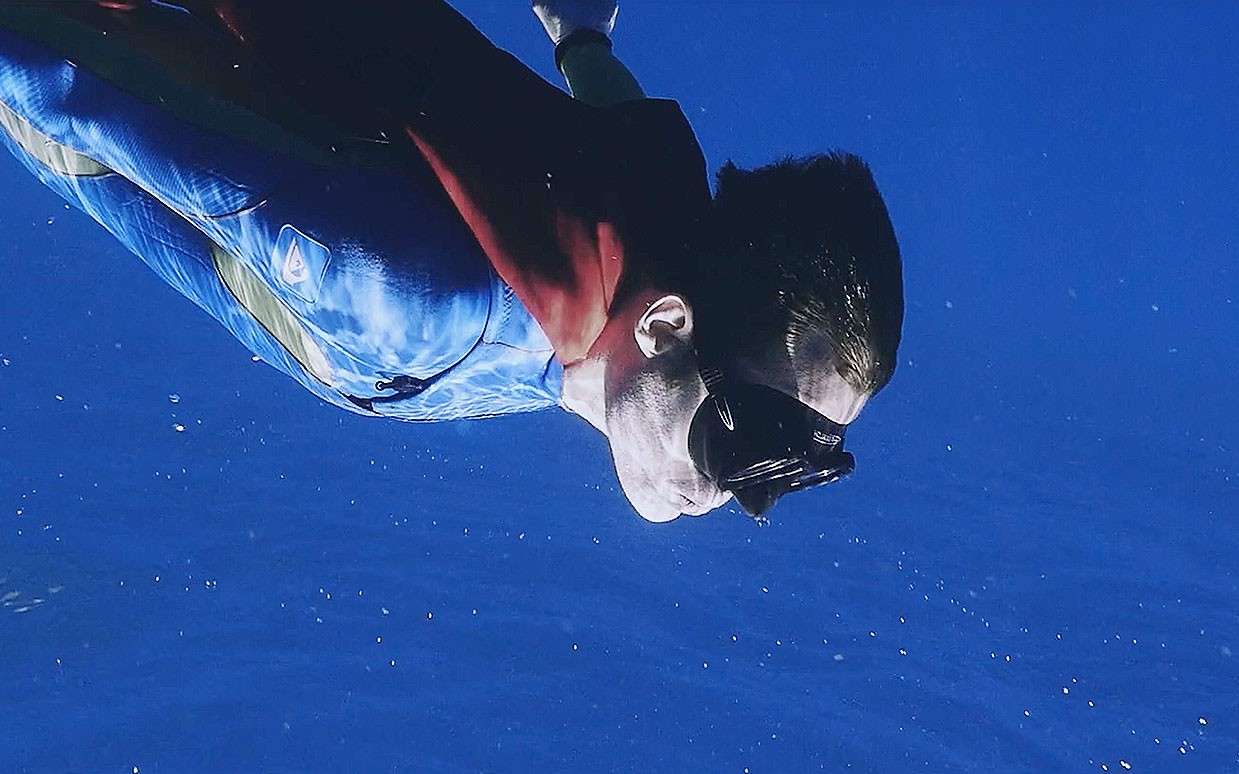 征服重力孤胆潜水纪录片《水下超人》