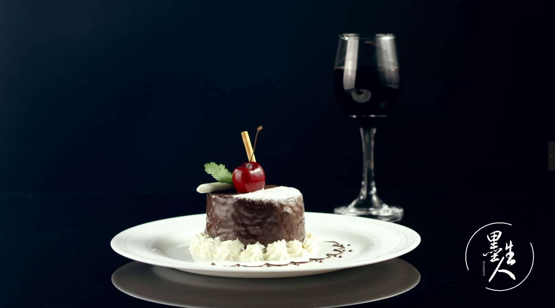 精致巧克力小花蛋糕，创意美食短视频——墨生人