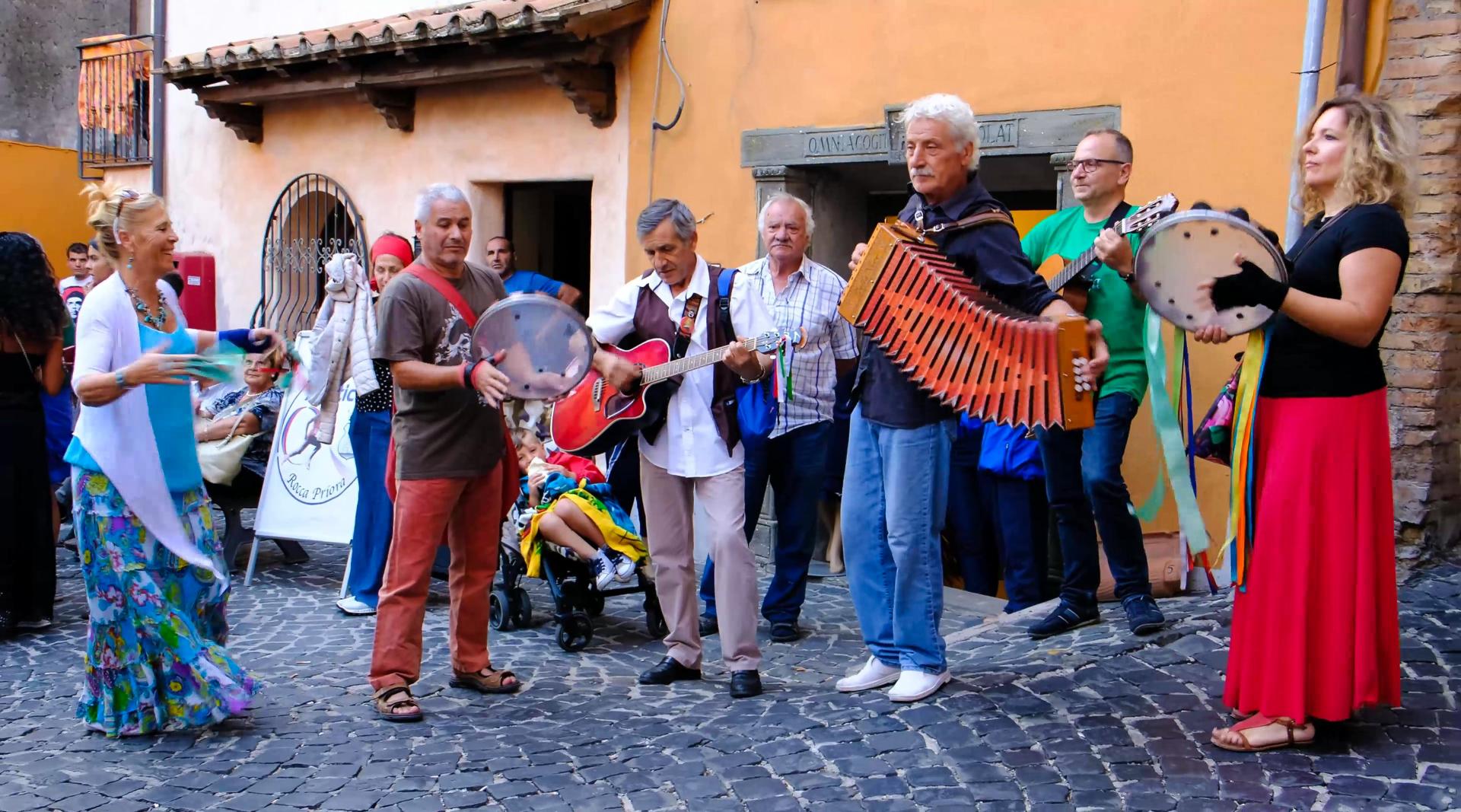 罗卡普廖拉的八月节- Ferragosto a Rocca Priora