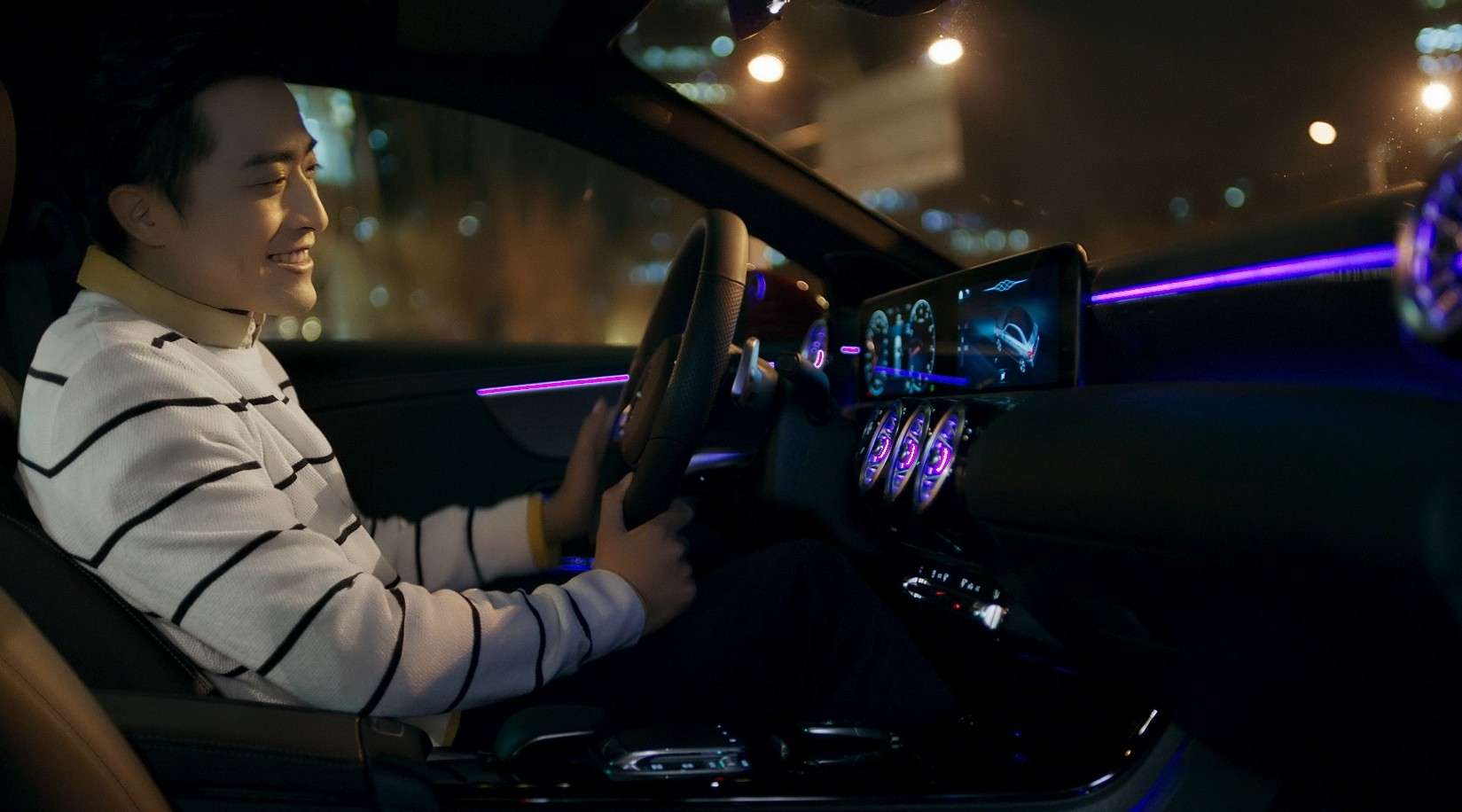 Mercedes-Benz梅赛德斯-奔驰A级长轴距轿车创意短视频-情侣篇