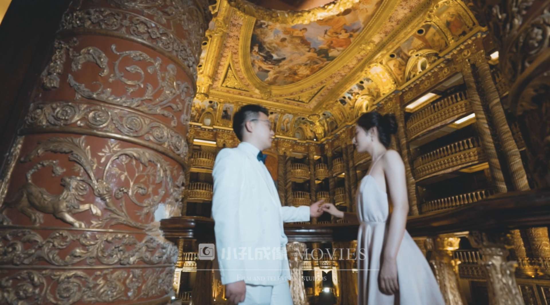 小孔成像：Zhao+Zhang文成城堡创作「婚前MV」