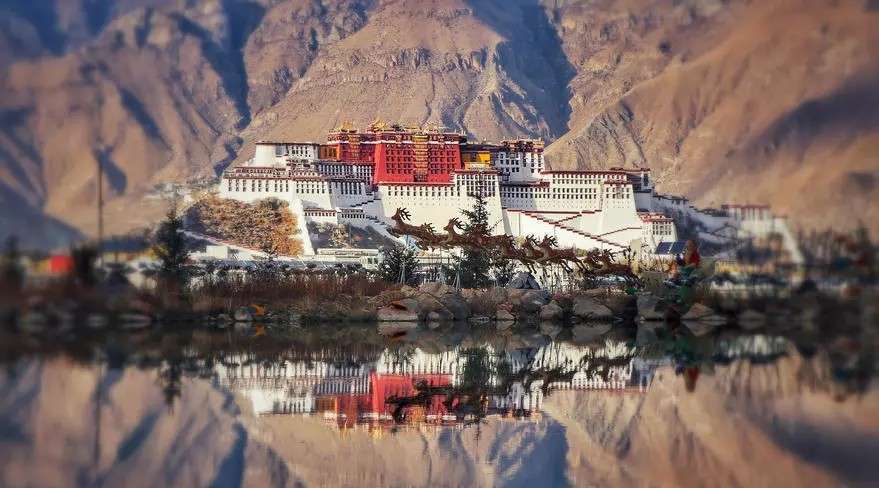 西藏往西  与神耳语