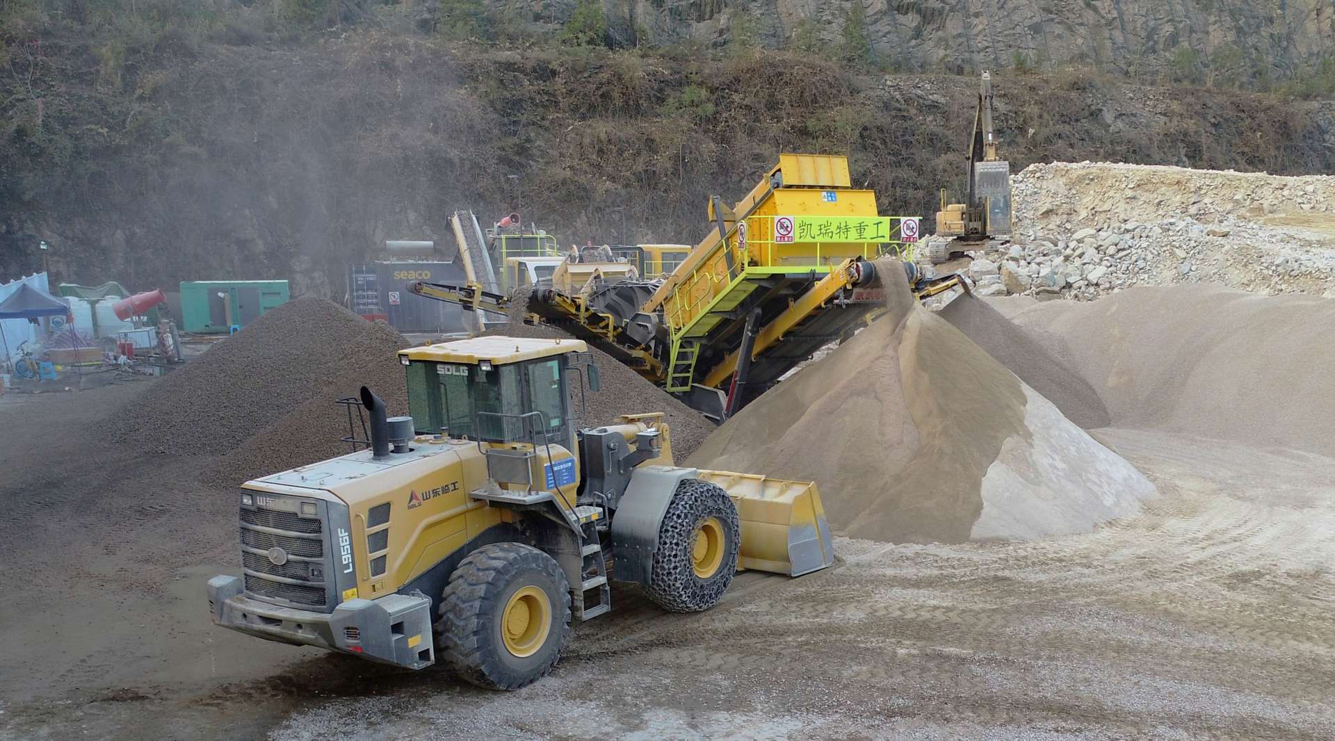 矿山专用砂石生产线 砂石移动破碎设备 砂石生产线现场