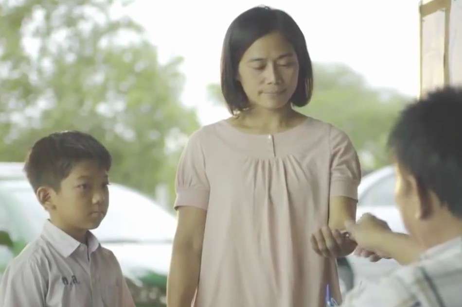 泰国家庭神转折虐心广告《为了你，我可以成为“男人”》