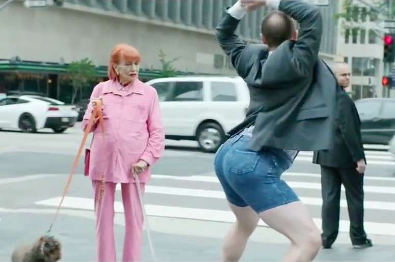 奇葩魔性超短裤广告《男人的翘臀》